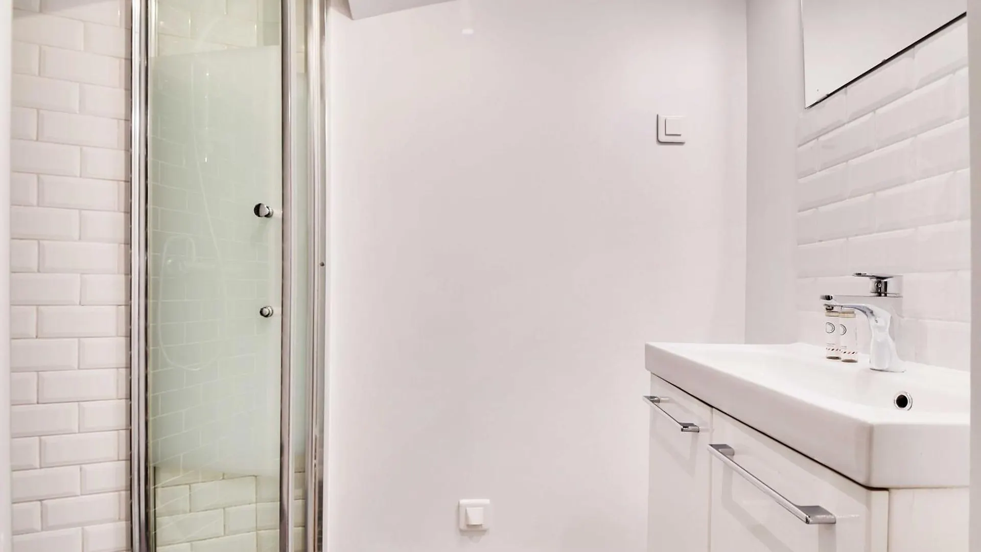 Enchanting 2 Bdr Parisian Apartment  Paris
