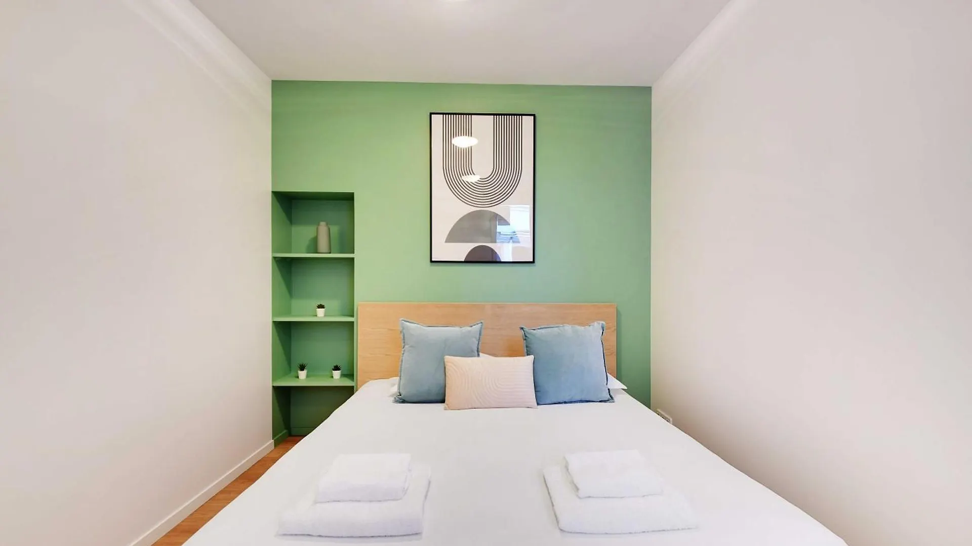Enchanting 2 Bdr Parisian Apartment 0*, Paris