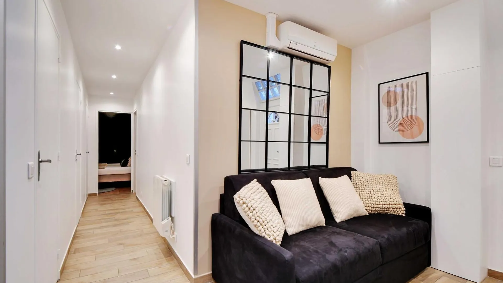Enchanting 2 Bdr Parisian Apartment 0*, Paris France